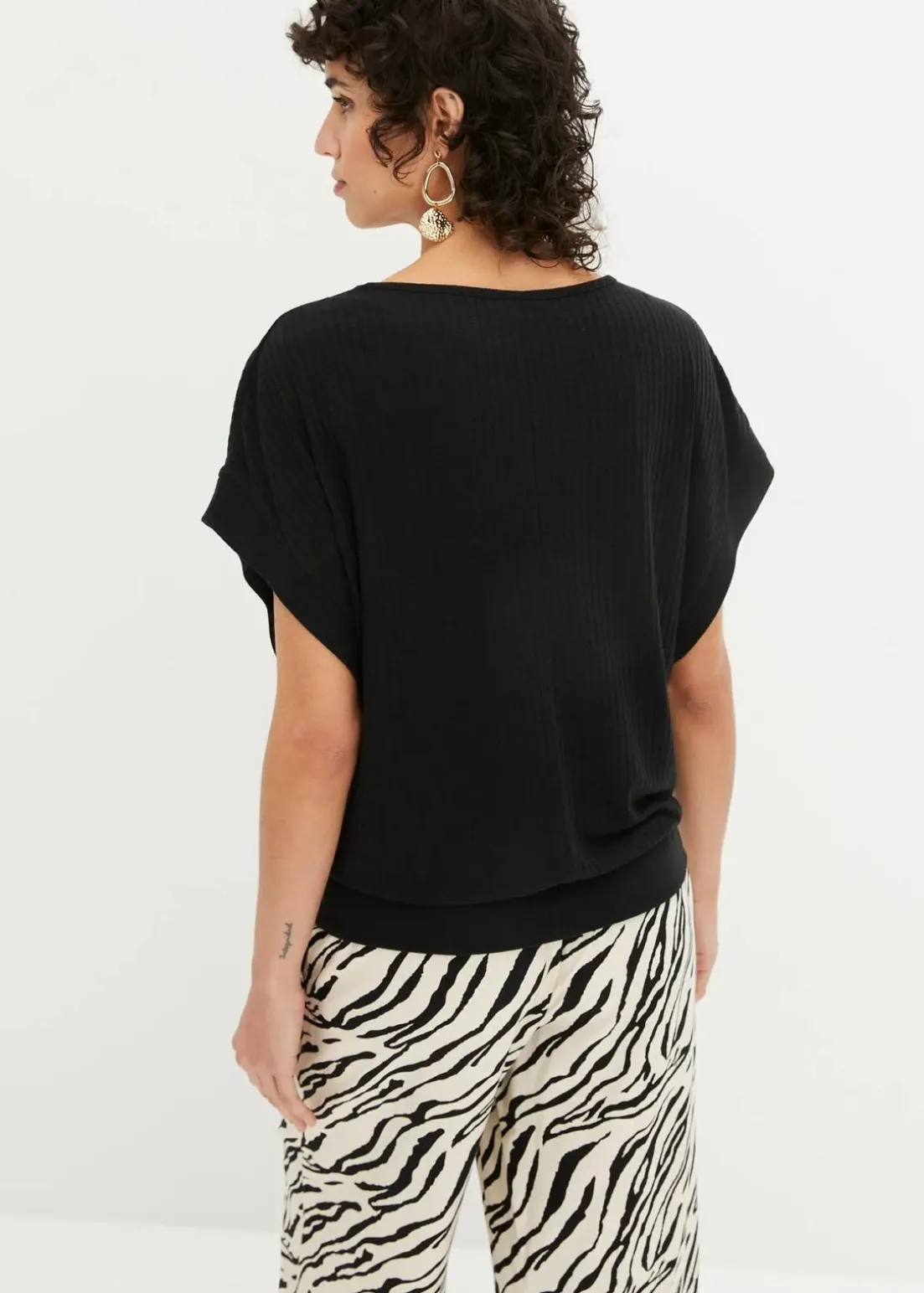 Rippshirt mit Fledermausärmeln