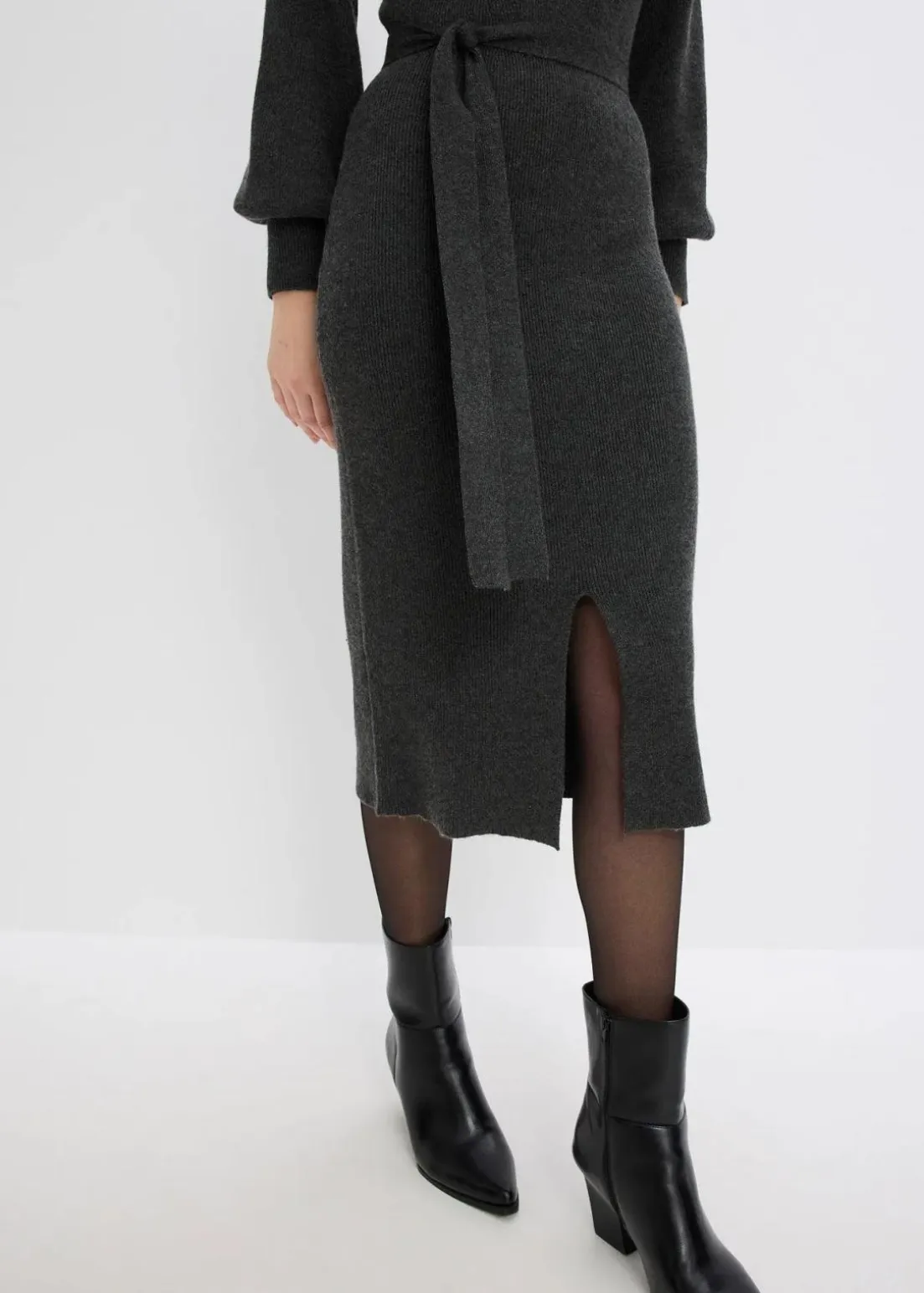 Ripp-Strickkleid aus fließendem Viskose-Mix