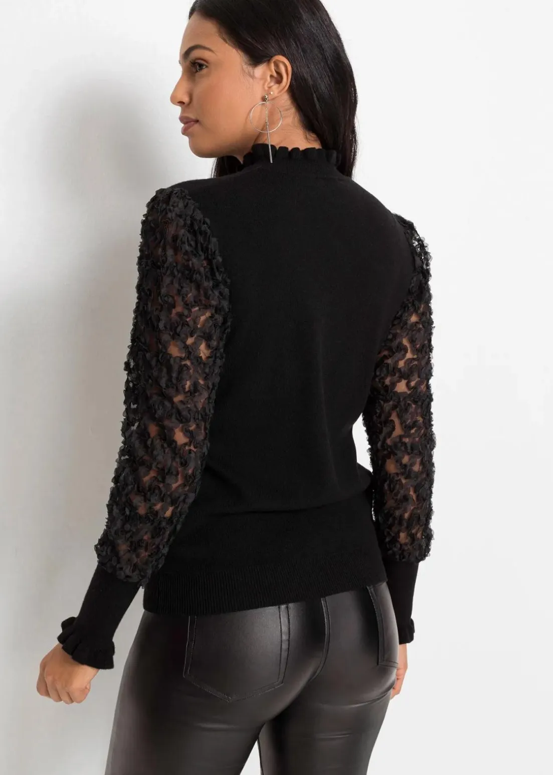 Rollkragenpullover mit dekorativen Chiffonärmeln