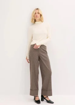 Rollkragenshirt mit dekorativen Knöpfen