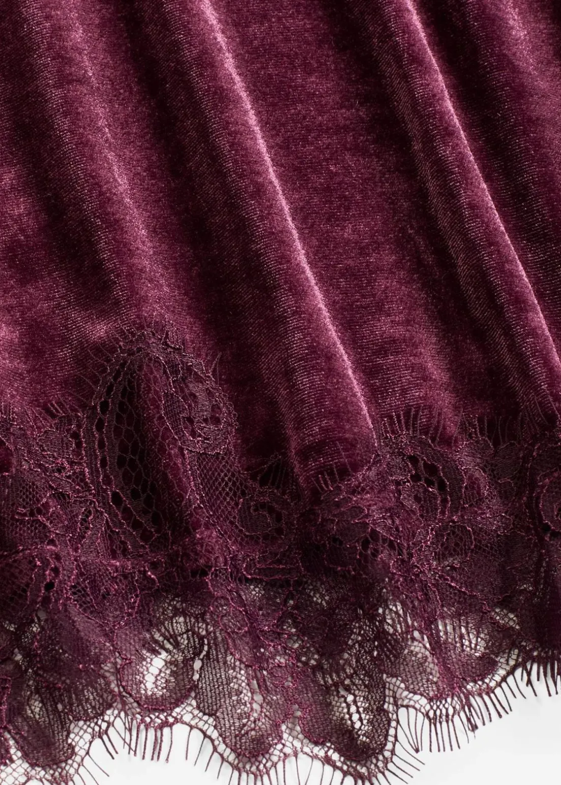 Samtshirt mit Spitze