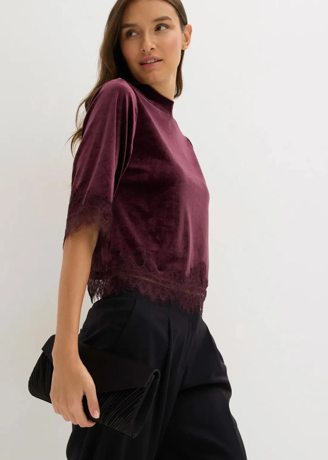 Samtshirt mit Spitze