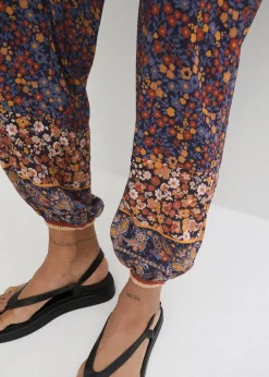 Schlupfhose aus fließender Viskose