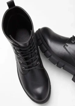 Schnürboots mit Profilsohle