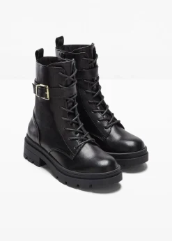 Schnürboots mit Schnalle