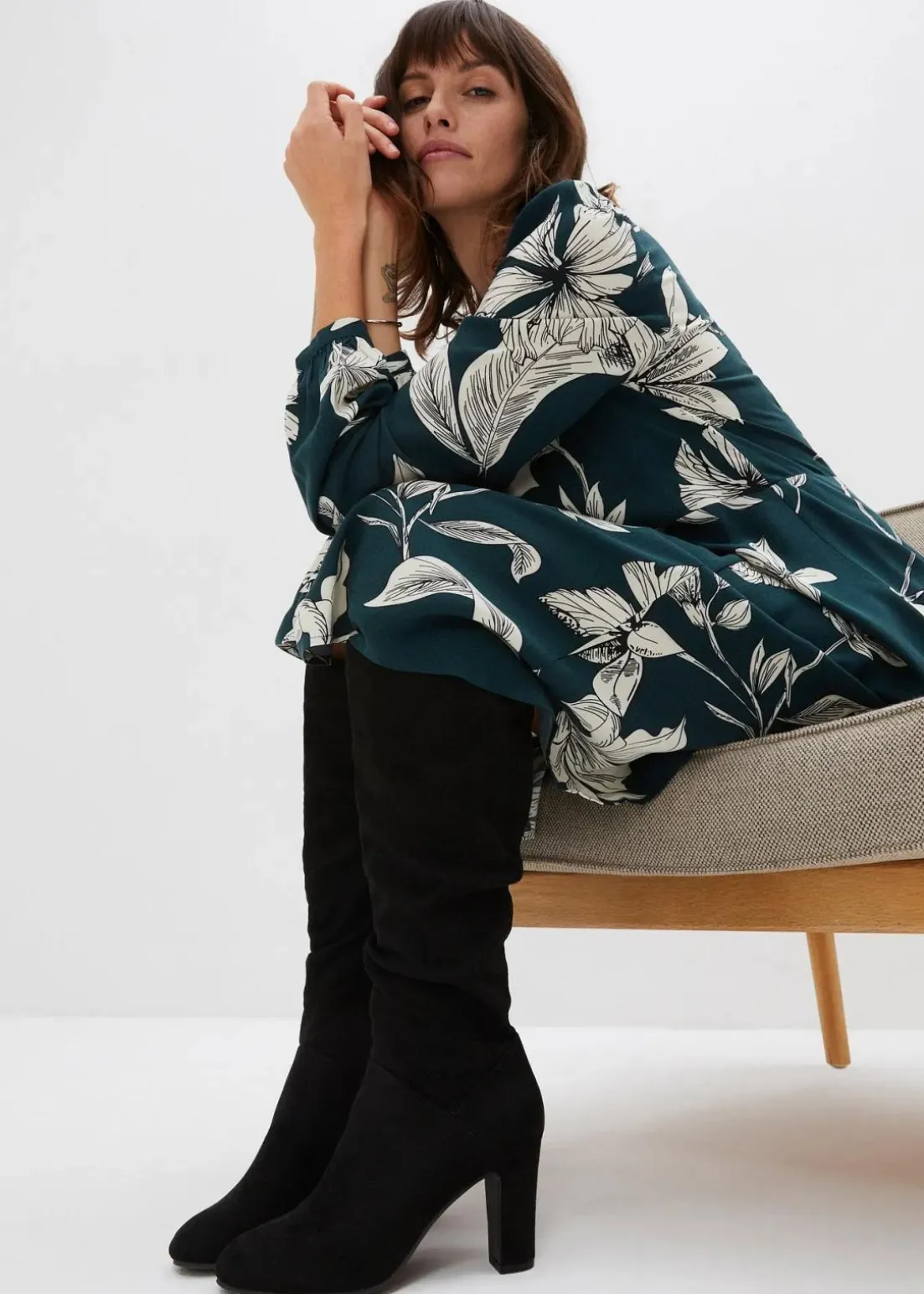 Schwingendes Kleid aus Viskose