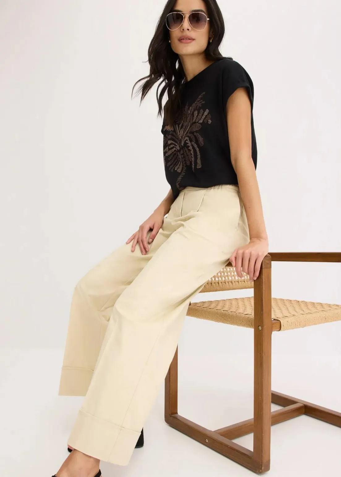 Shirt aus Baumwolle mit Nietenapplikation