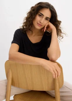 Shirt aus fließendem Viskose-Mix