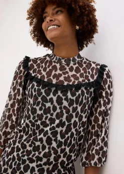 Shirt aus softem Mesh mit Spitze