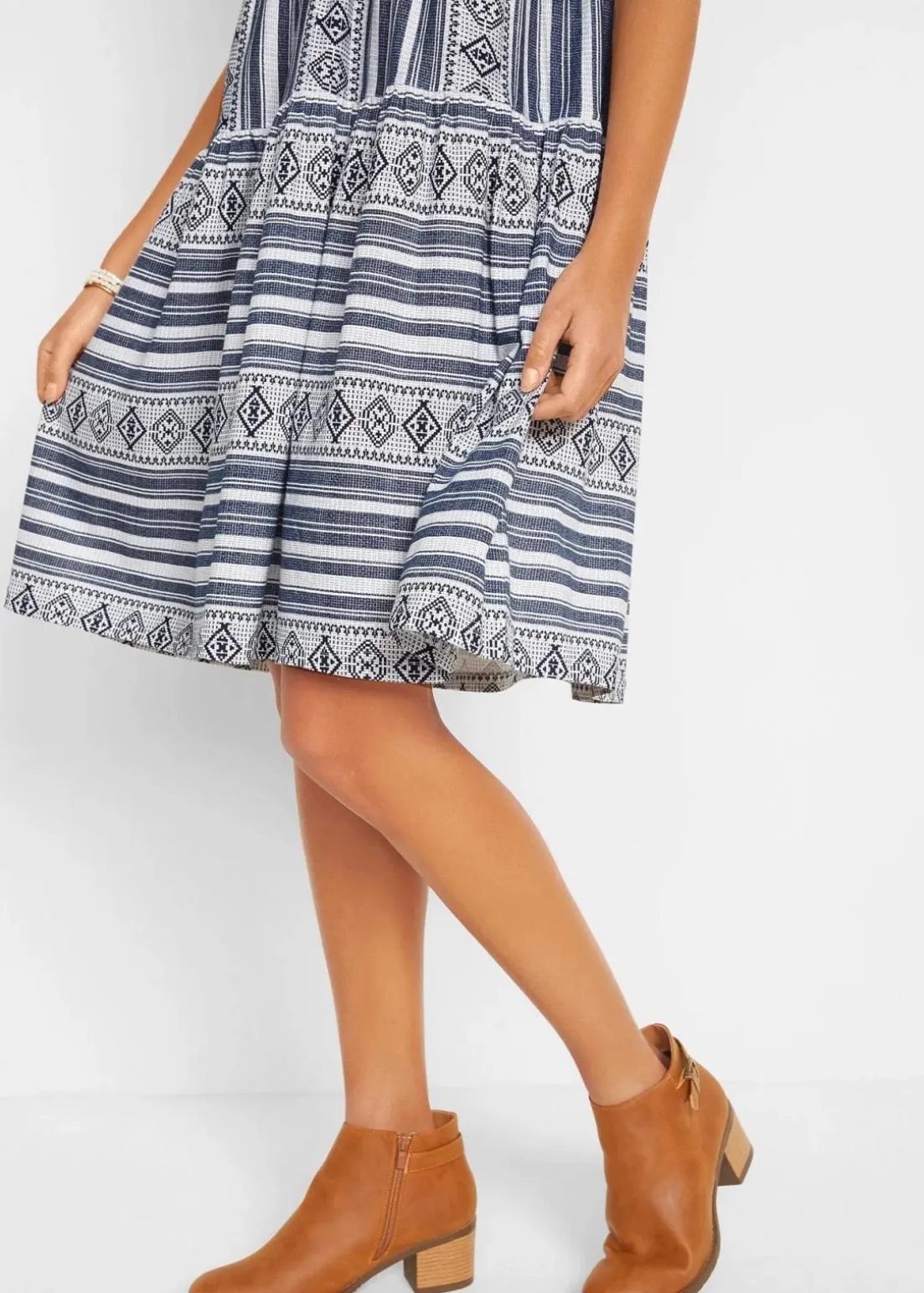 Shirtkleid aus fließendem Viskose-Mix