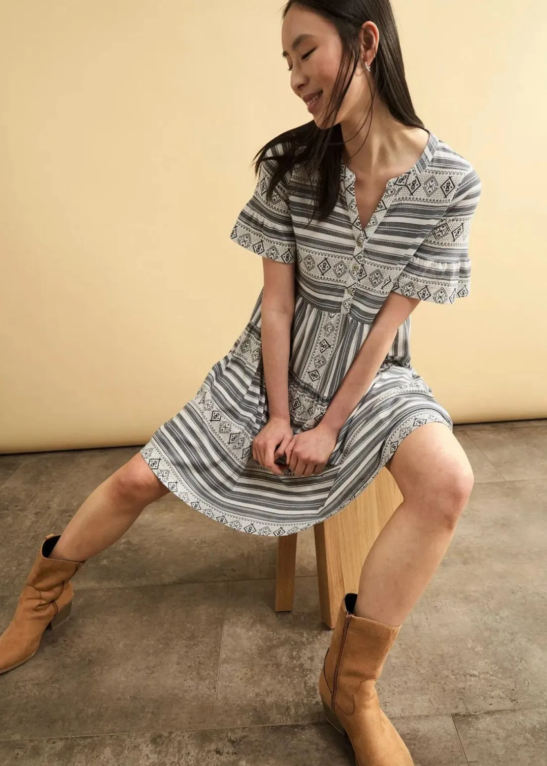 Shirtkleid aus fließendem Viskose-Mix