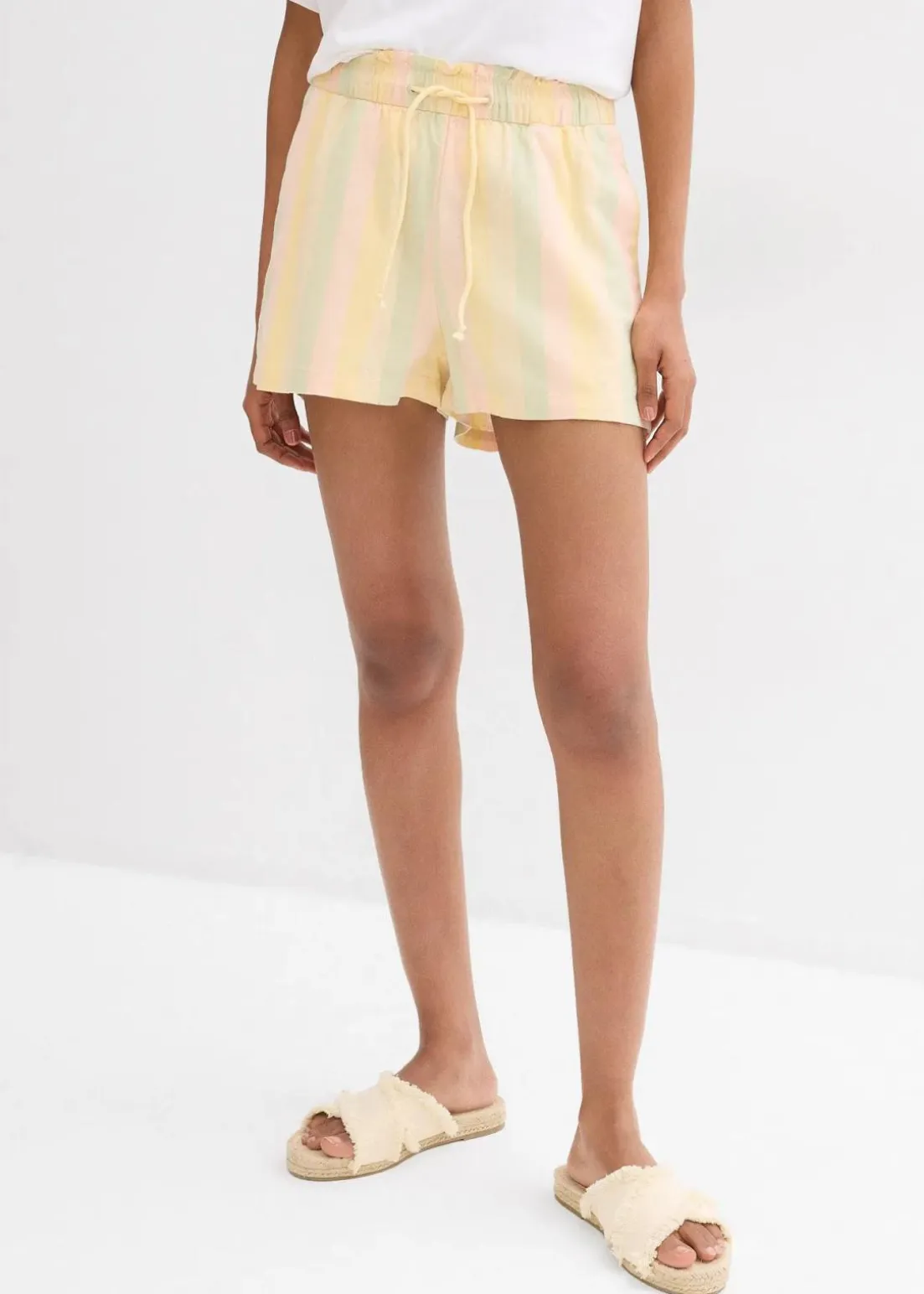 Shorts aus luftigem Leinen-Mix