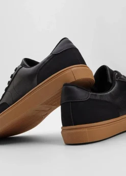 Sneaker im Retrolook