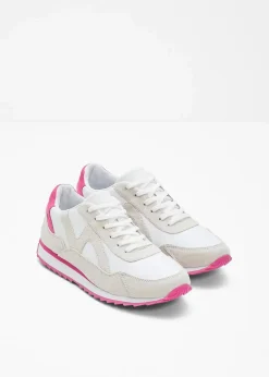 Sneaker mit Profilsohle