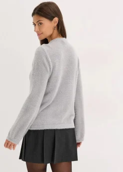 Softer Pullover mit weiten Ärmeln