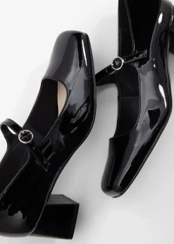 Spangenpumps in Lack-Optik