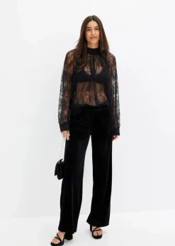 Spitzenbluse mit leichter Transparenz