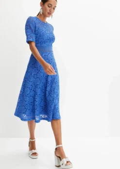 Spitzenkleid mit Häkeleinsatz