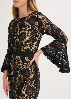 Spitzenkleid mit Satin-Einsatz