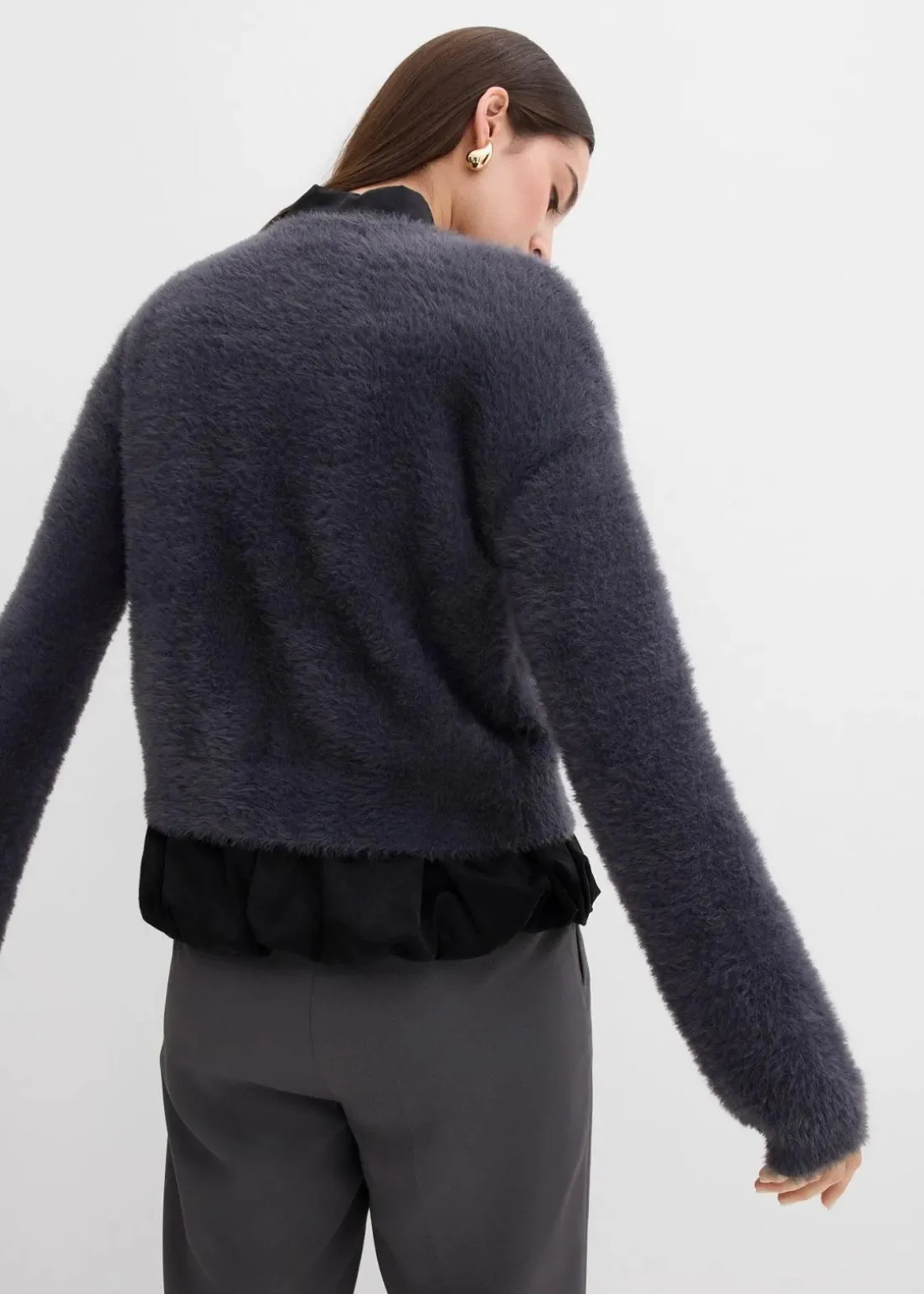 Strickjacke aus Federgarn-Viskose-Mix