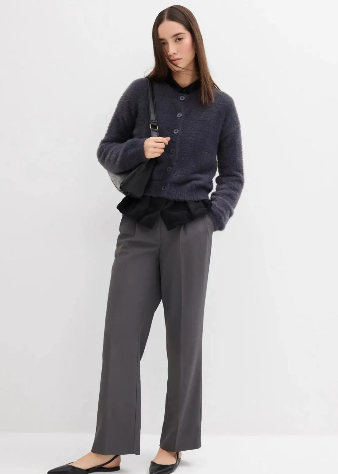 Strickjacke aus Federgarn-Viskose-Mix