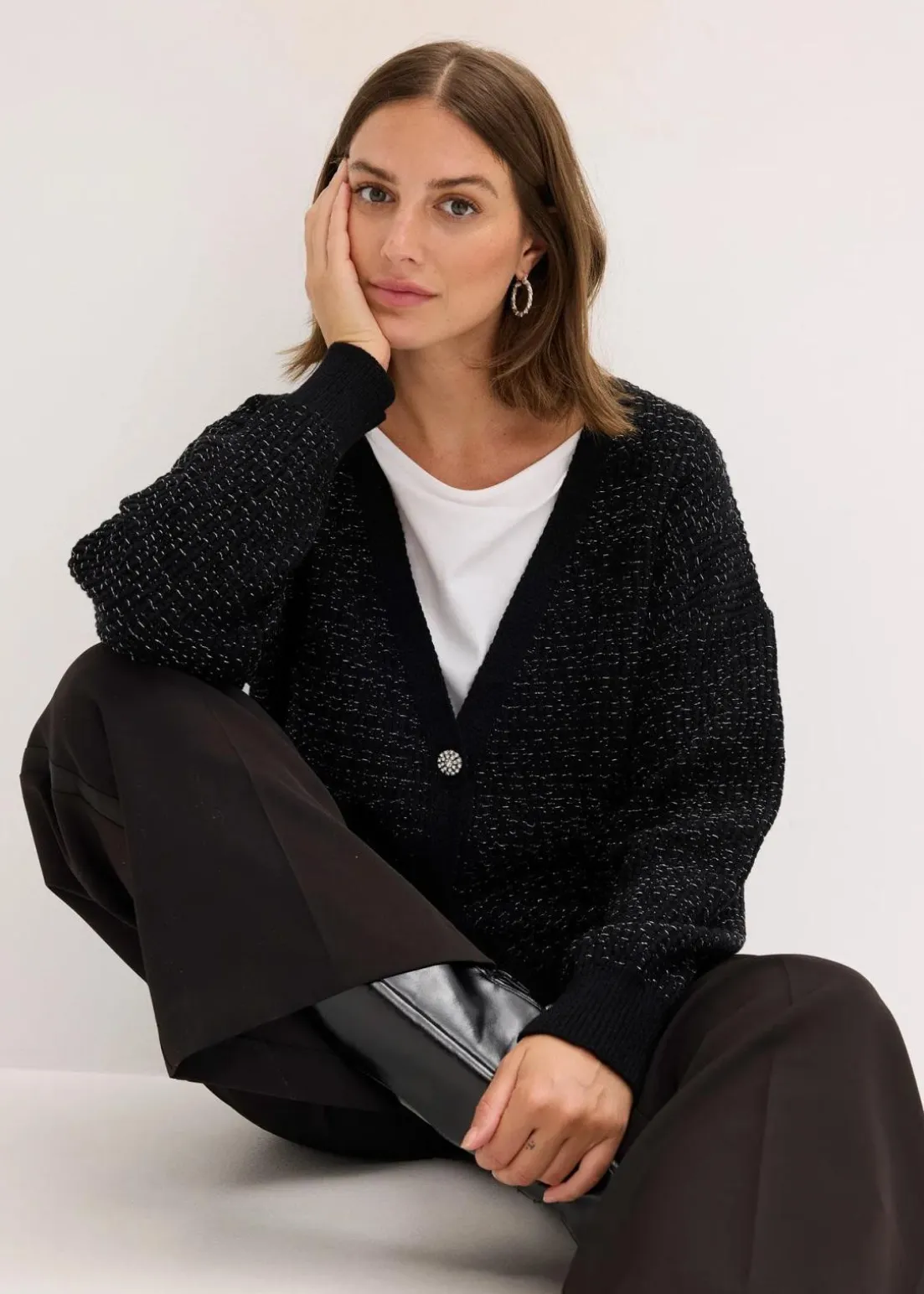 Strickjacke aus fließendem Viskose-Mix