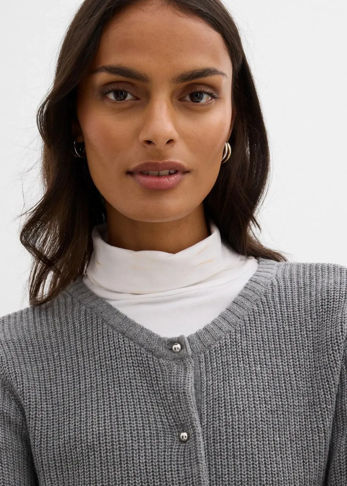 Strickjacke mit Zierknöpfen aus Woll-Mix