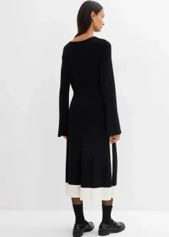 Strickkleid aus Viskose-Mix mit Kontrastdetails