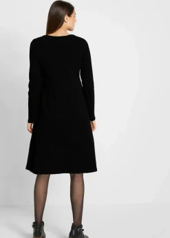 Strickkleid mit recycelter Baumwolle