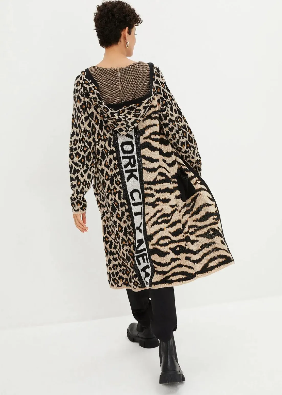 Strickmantel mit Pailletten und Kapuze