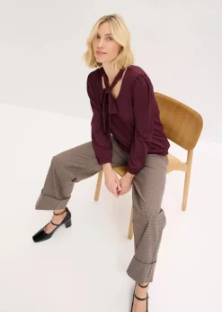 Struktur-Shirt mit abnehmbarer Schluppe