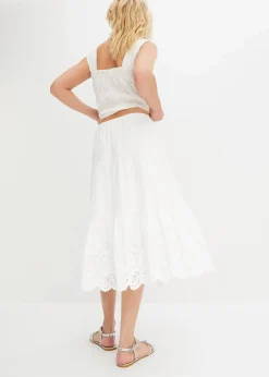 Stufenrock mit Lochstickerei