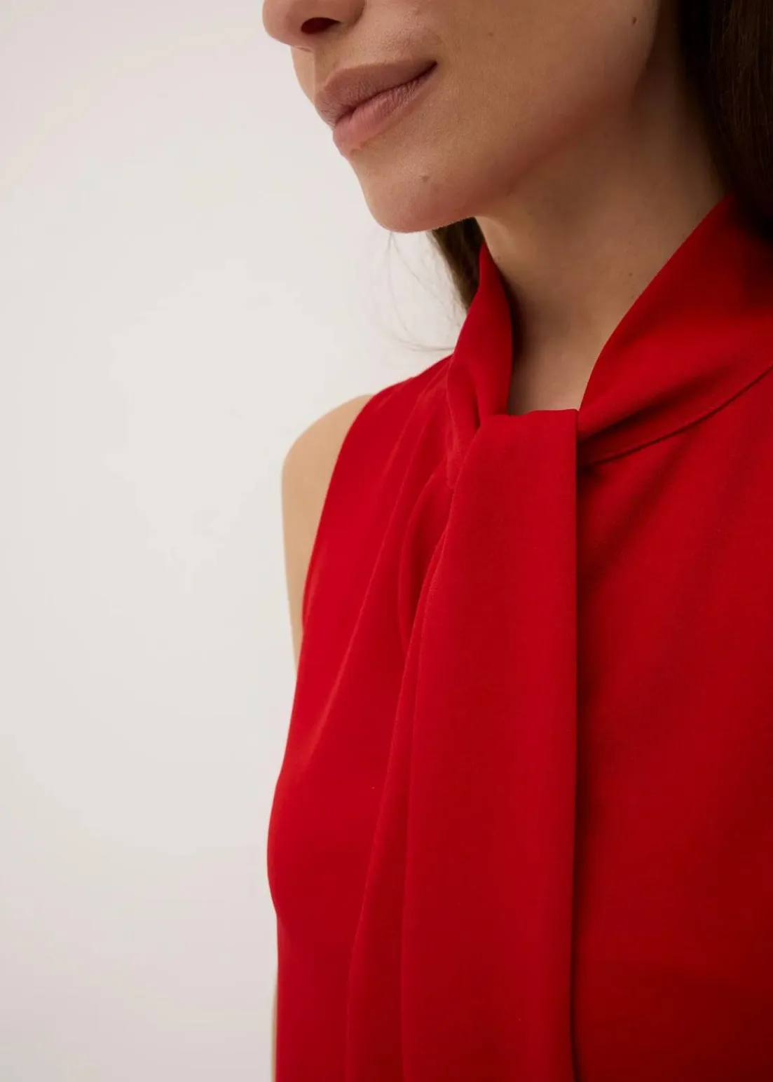 Top mit Schluppenkragen