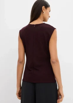 Top mit Zierschnalle aus Crepe