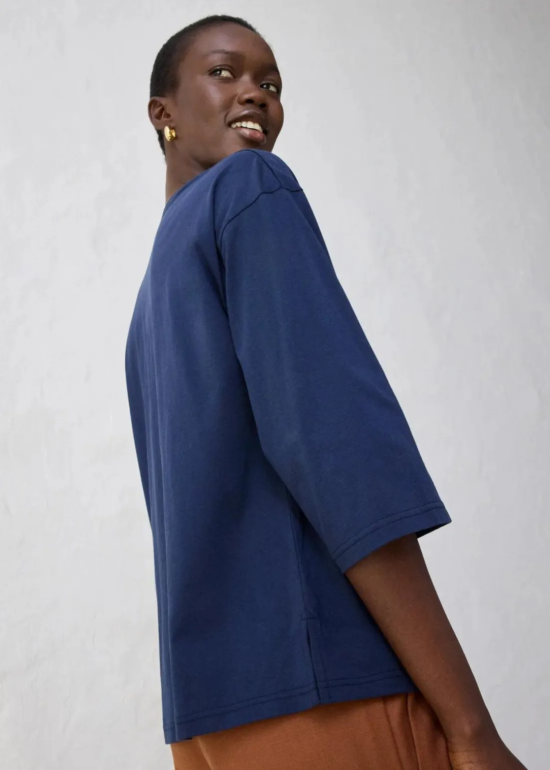 Trapezförmiges Shirt mit Seidenanteil