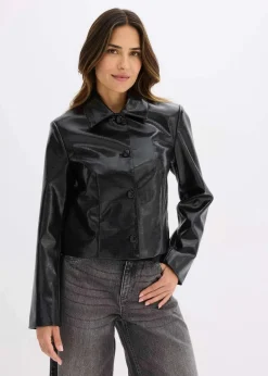 Verkürzte Lederimitat-Jacke mit glossy Krokoprägung