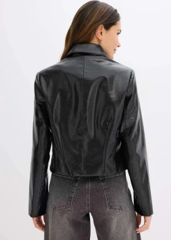 Verkürzte Lederimitat-Jacke mit glossy Krokoprägung