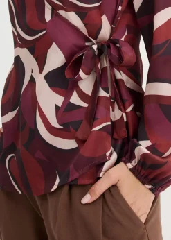 Wickelbluse aus fließendem Satin