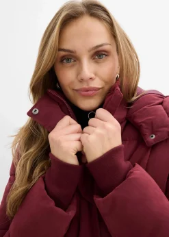 Wintermantel mit seitlichen Reißverschlüssen