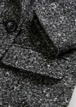 Wollmantel mit Struktur